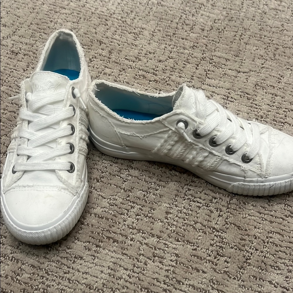 Women's White Casual Sneakers